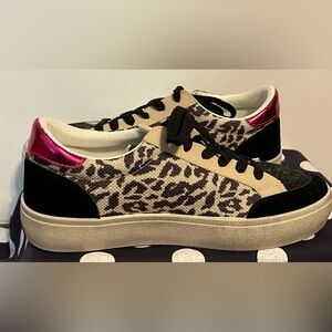 Leopard Print Casual Sneakers in Beige and Black